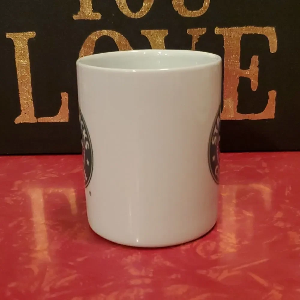 Starbucks this logo
